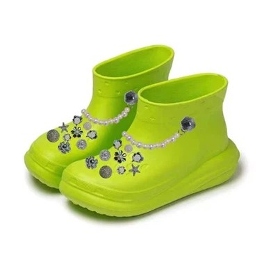 Ochiq havoda bardoshli suv o'tkazmaydigan poyabzal